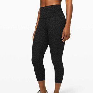 Lululemon Wunder Under Crop High-Rise *Full-On Luxtreme 23" Size 2